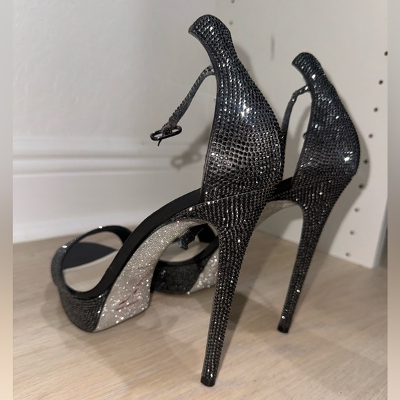 Rene Caovilla - Picture 3 of 5